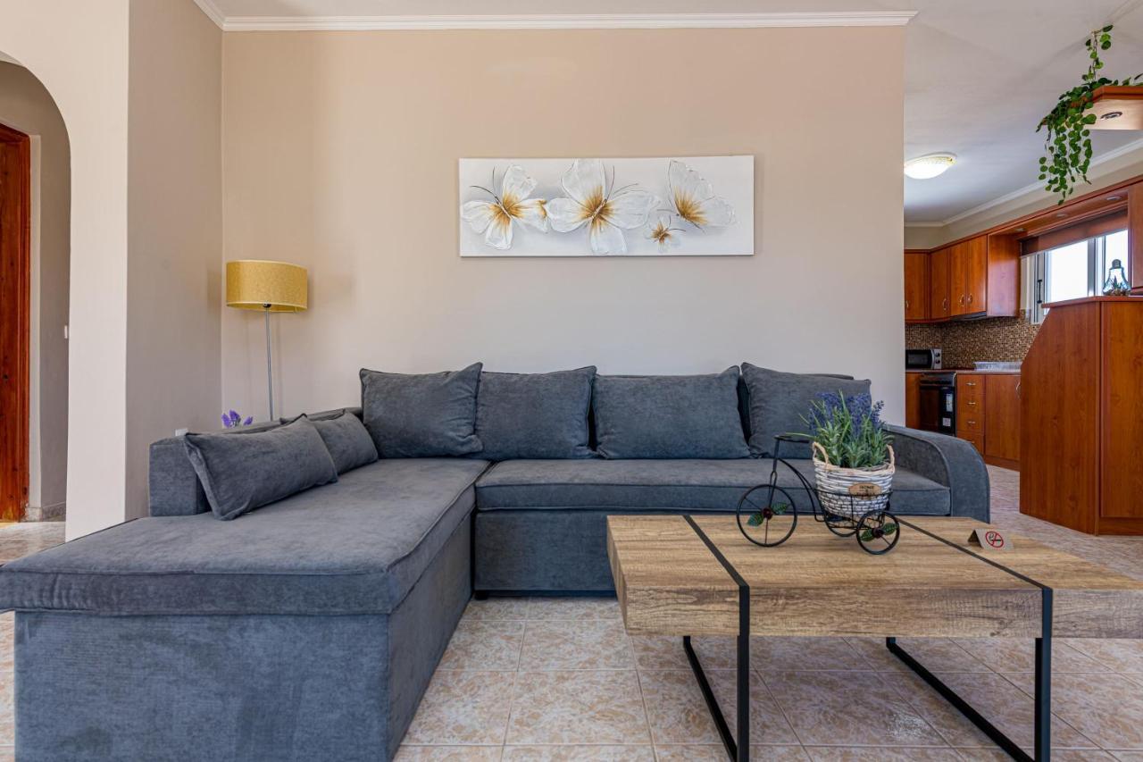 Blossom Villa لاغاناس المظهر الخارجي الصورة