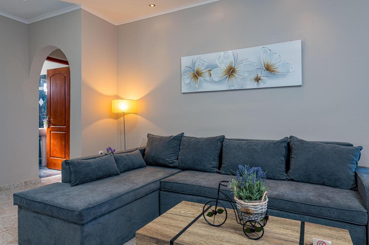 Blossom Villa لاغاناس المظهر الخارجي الصورة